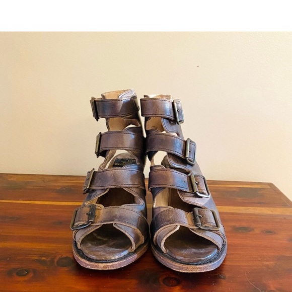 FREEBIRD by STEVEN Quail Wide Strap Gladiator Heeled Sandals - Picture 4 of 9